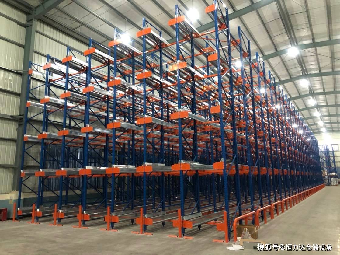 為何越來(lái)越多的企業(yè)選擇穿梭車貨架？